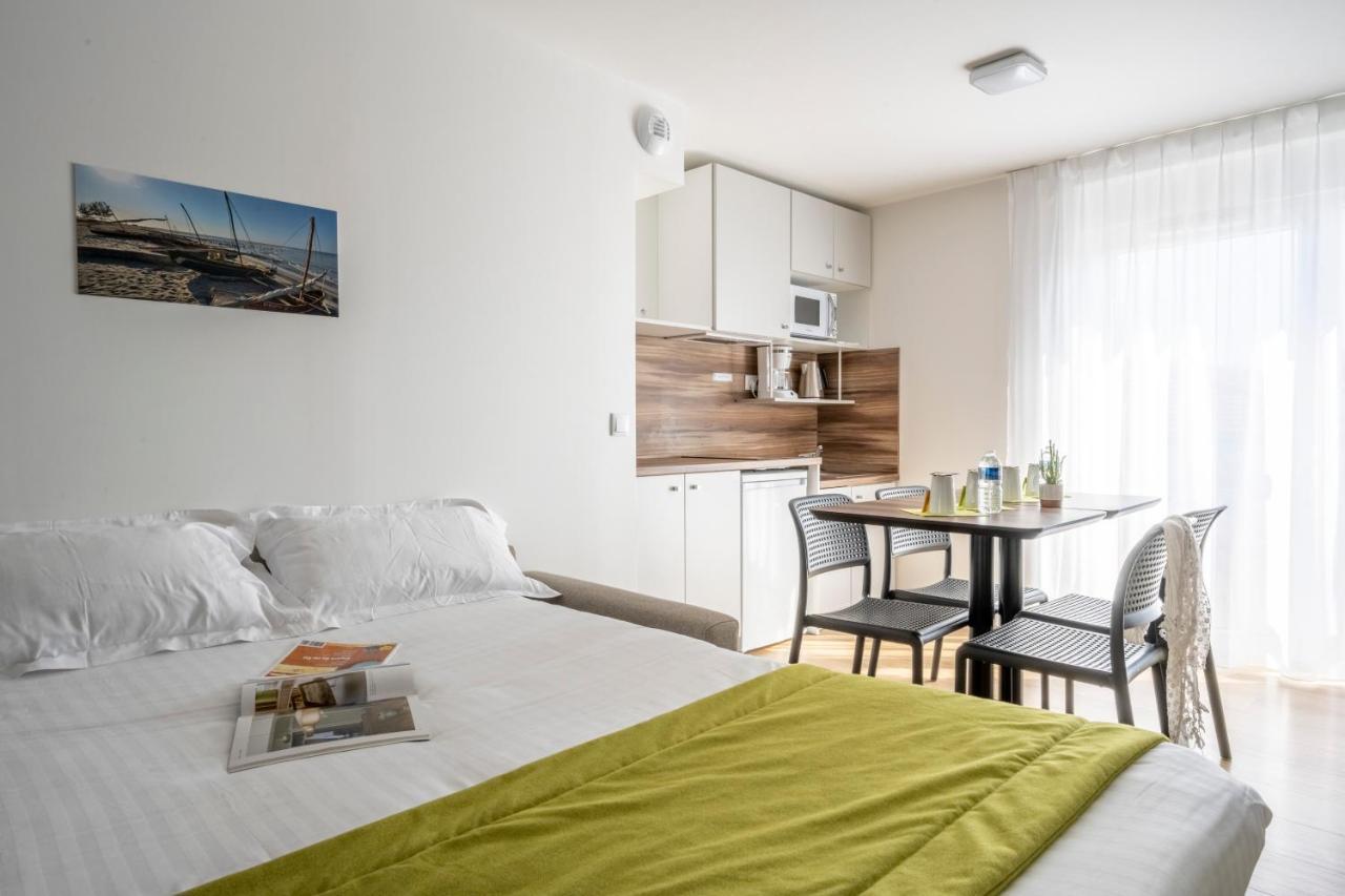 לה רושל Athome Residence Et Spa מראה חיצוני תמונה